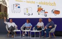 IAA Mobility Citizens Lab Institut Neue Mobilität Panel zu eLeichtfahrzeugen mit Cenntro und vRbikes